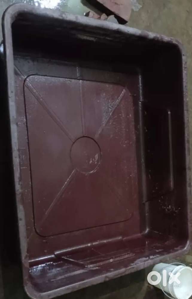 plastic cooler with plastic water tub