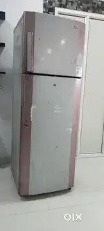 Double door running fridge with good condition