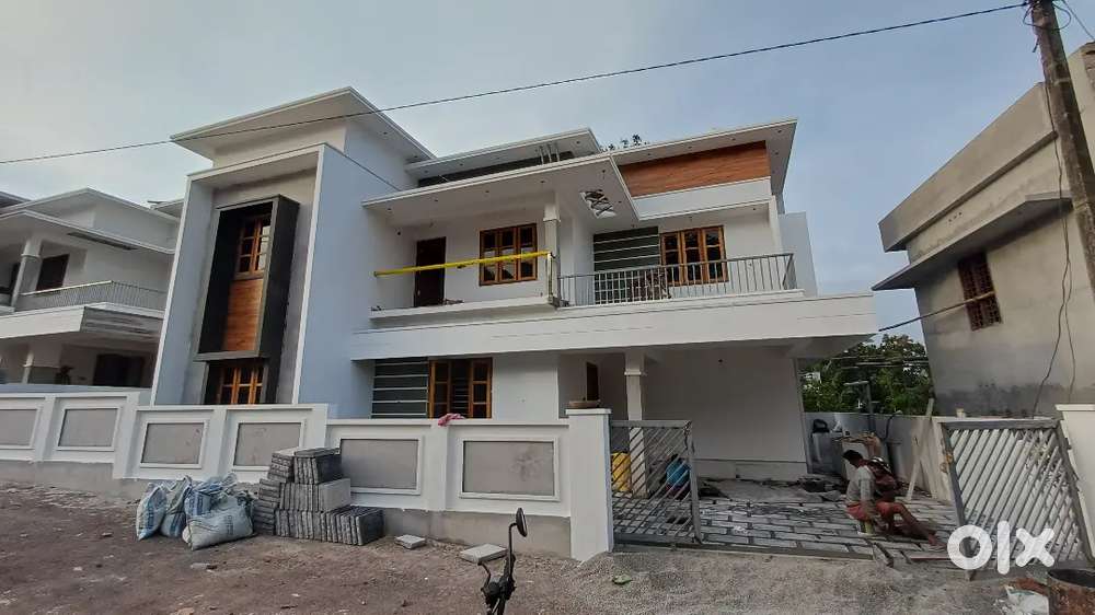 5 cent 4 room attached pothencode