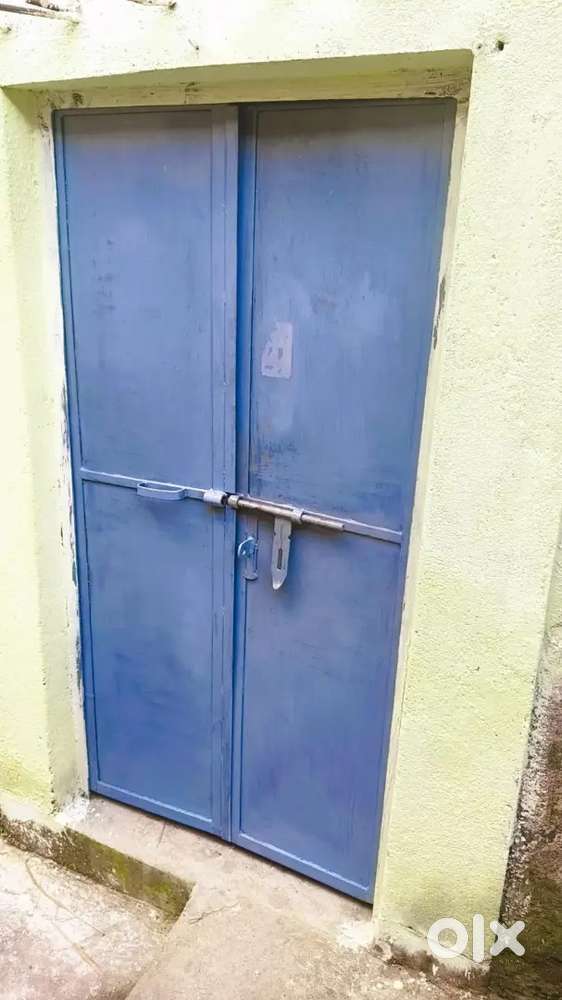 1 big room for rent , albestor hai jusco water + 24 hr electricity
