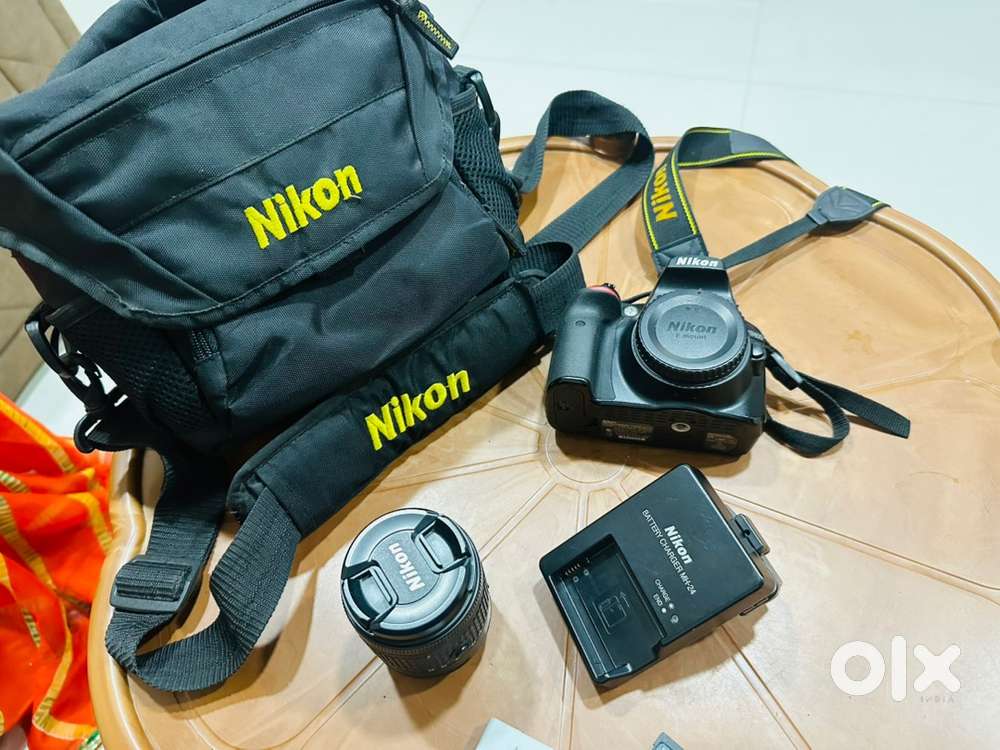 Mint condition DSLR Nikon D3400 + 18-55 Lens 16GB Card Battery Bag