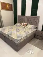 2 single bed with side table and mattress