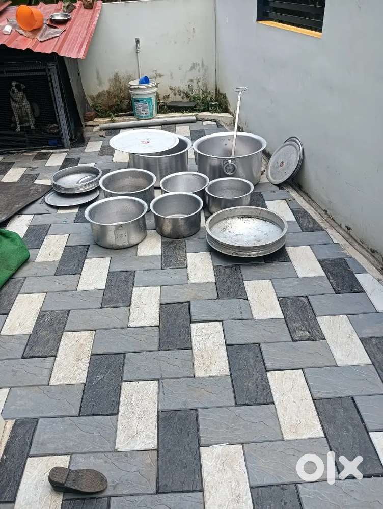 Kitchen pots uruli