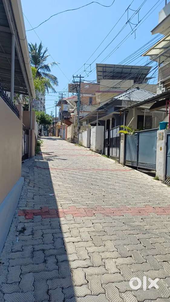 House Plots For Sale in Ampalamukku Peroorkada