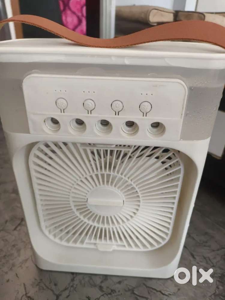 Mini portable AC fan