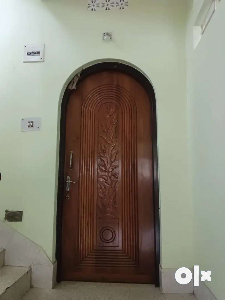 Rent for 2 bhk with 2 bathroom in ground floor.Line gas facility.