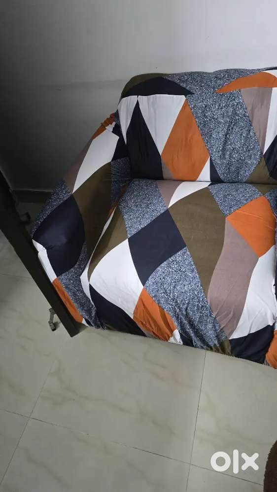 Sofa set 5 seators with center table