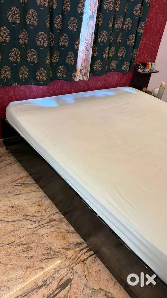 King Bed with Matress