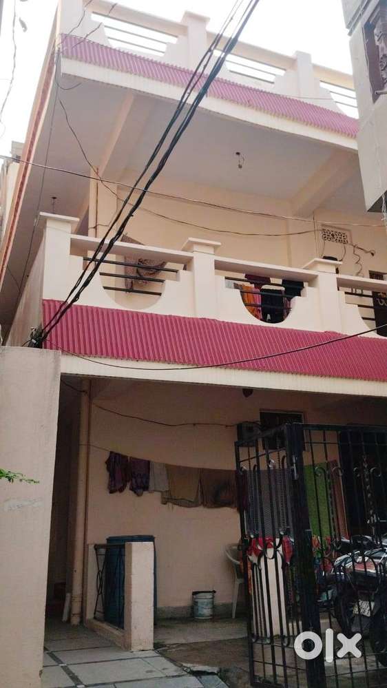 132 sq yd plot with g+1 floor old house for sale in mettuguda