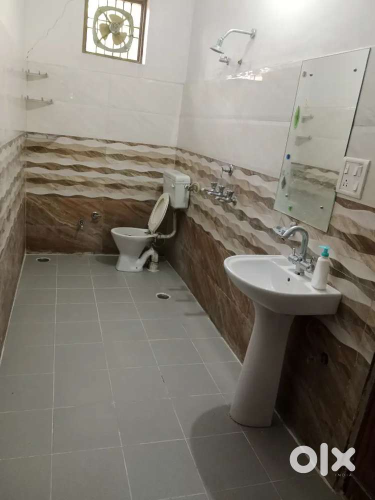 PG FOR GIRLS WITH FOOD