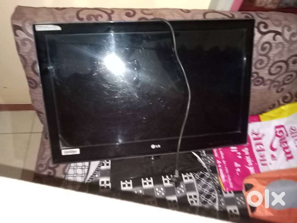 LG TV /(32 INCH)