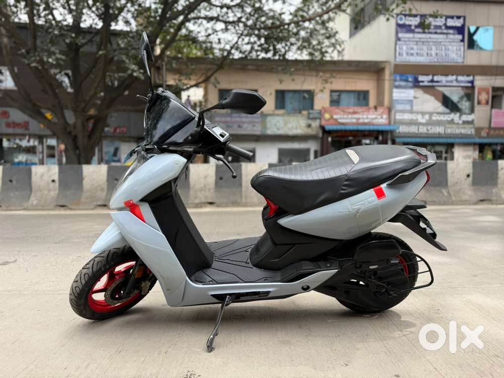 Ather 450x HR Stack Pro (3.7 kWh)