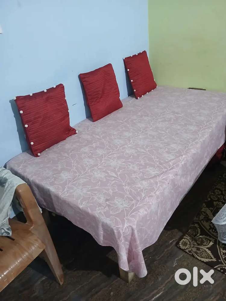 Single chowki with 5 inch gadda