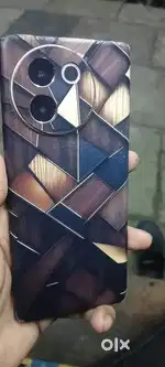 vivo v30e 8+8/128gb lyt uper main glass crack