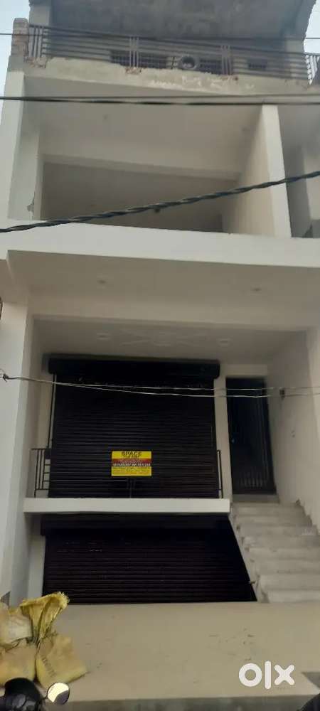 Commercial Space Available in Tigaon