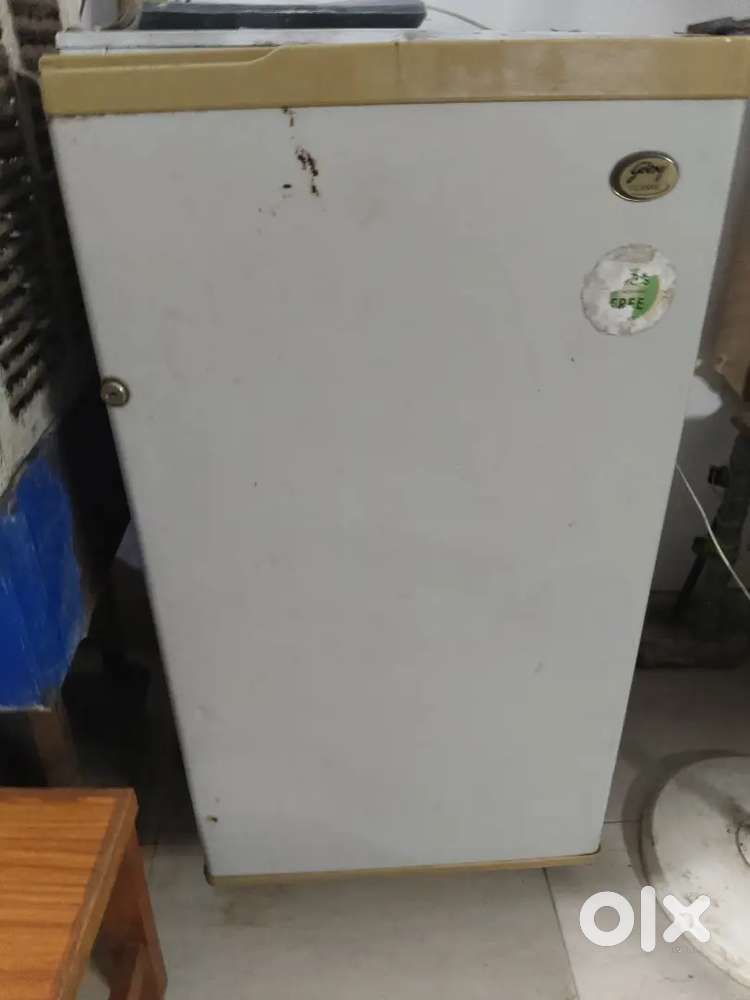 Single door fridge