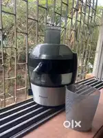 Philips Juicer HR1836 – Compact & Powerful – Great Condition