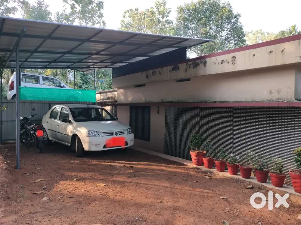 കാമ്പിശ്ശേരി-കാഞ്ഞിരത്തുമ്മൂട് മന്ദിരംമുക്കിൽസ്ഥലവുംവീടുംവിൽപ്പനയ്ക്ക്