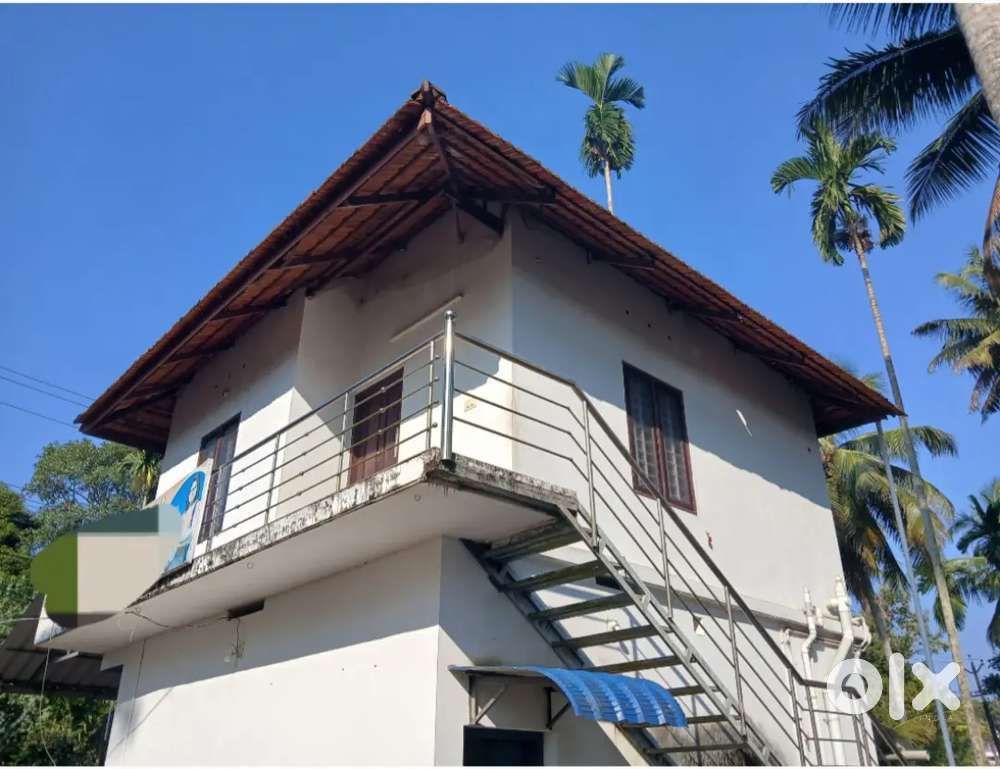 പുതിയകാവ് 6000 രൂപ വാടക വീട് ഫസ്റ്റ് ഫ്ലോർ