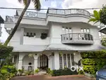 HOUSE FIRST FLOOR 4BHK CAR PARKING NEAR BUSTOP DESHABIMANI ROAD KALOOR