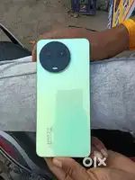 1 years old phone untoch condition naya phone lena h es liye bechna h