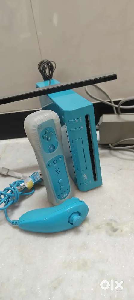 Rare Blue Nitendo wii Gaming Console - Perfect Condition
