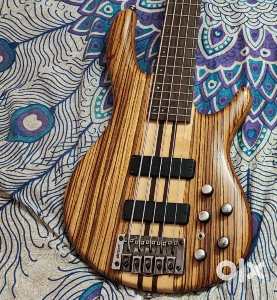 Cort A5 Custom Z Bass guitar