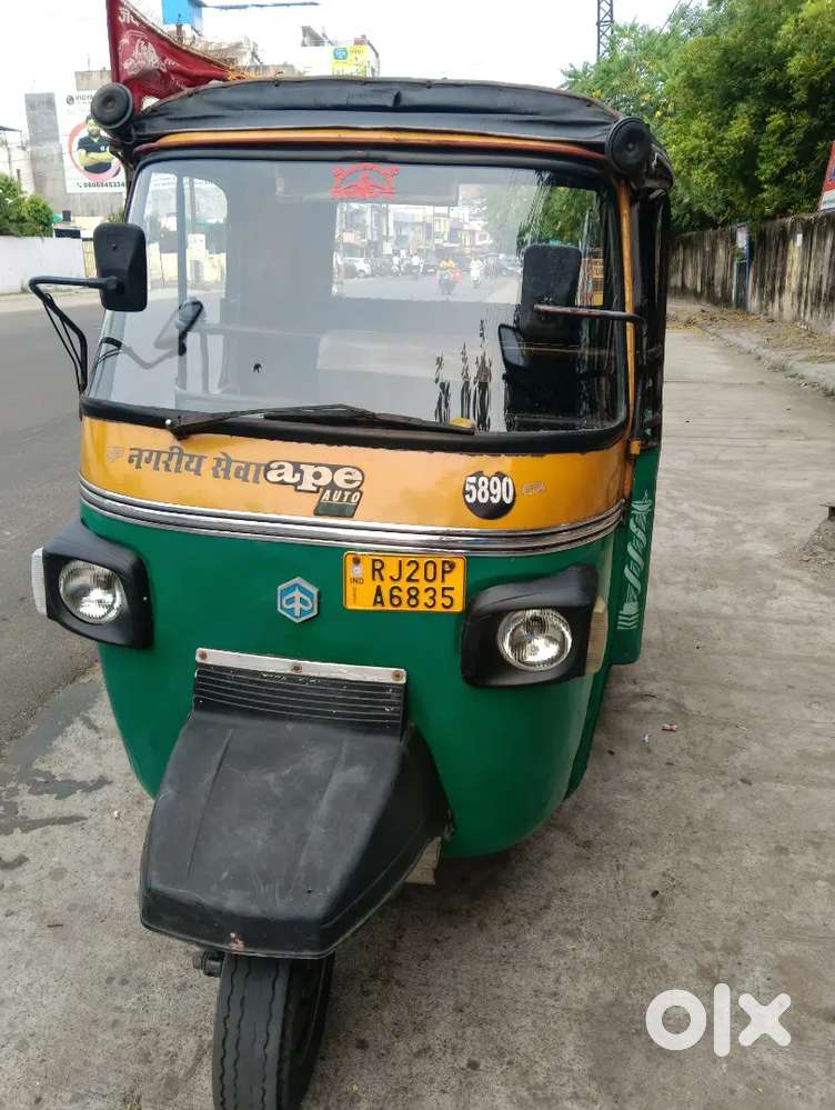 Auto rickshaw CNG pay 2013 last model