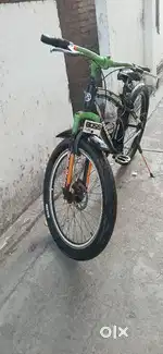 Ek saal purane hai kam chali hui