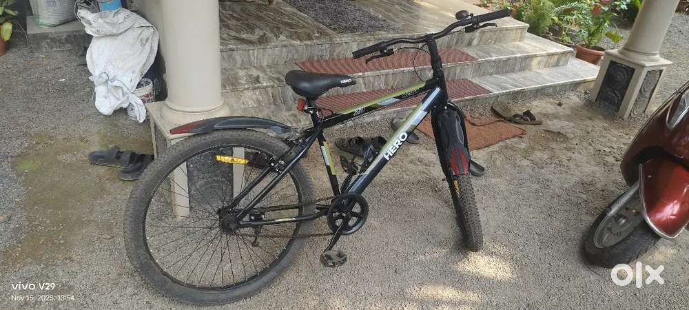 Only 1 year used neet and clean hero cycle bell include in the cycle