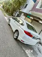 Car bechana hai