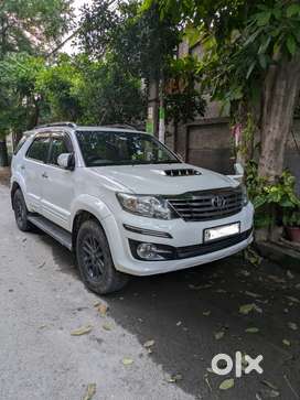 Toyota Fortuner 2015 Diesel 4X4 MT. Great condition