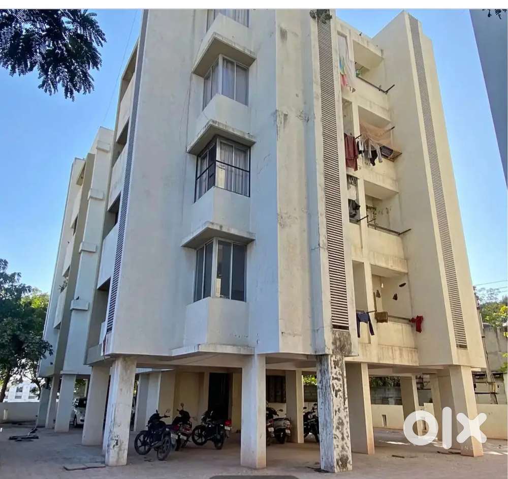 2 BHK 550 carpet vech vano che GIDC Metoda kalawad road Rttajkot