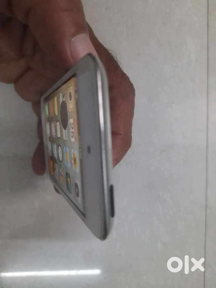 Ii pod 4th gen 8gb and 32gb
