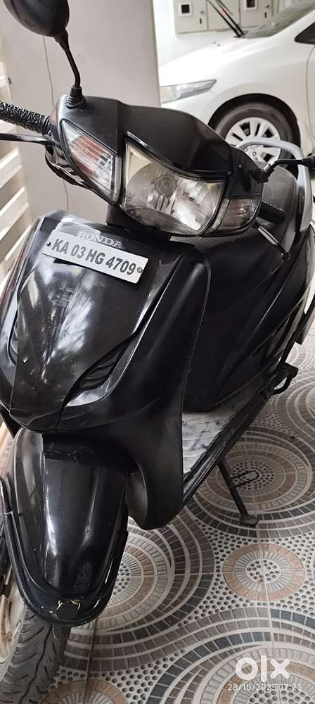 Well maintained activa 2010 model singel owner,