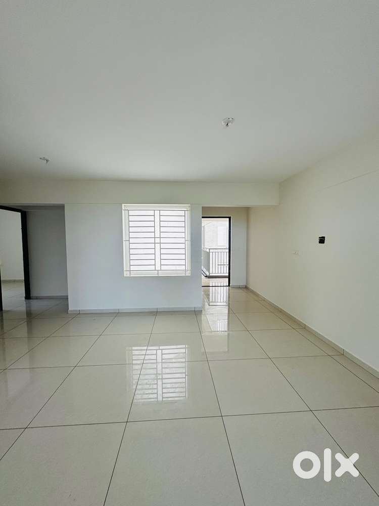 For Rent 3 bhk fullyfurnished apartment in Kowdiyar Trivandrum