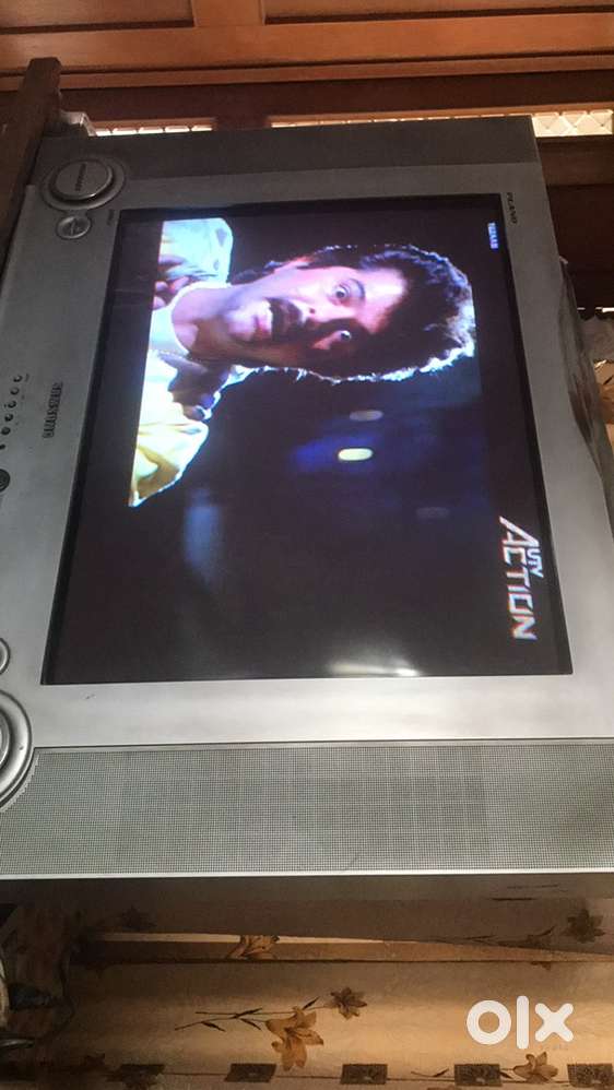 working samsung 32 inches CRT tv good condition wiTH speaker