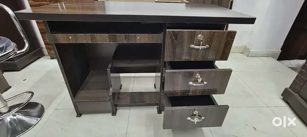 Computer desk computer table