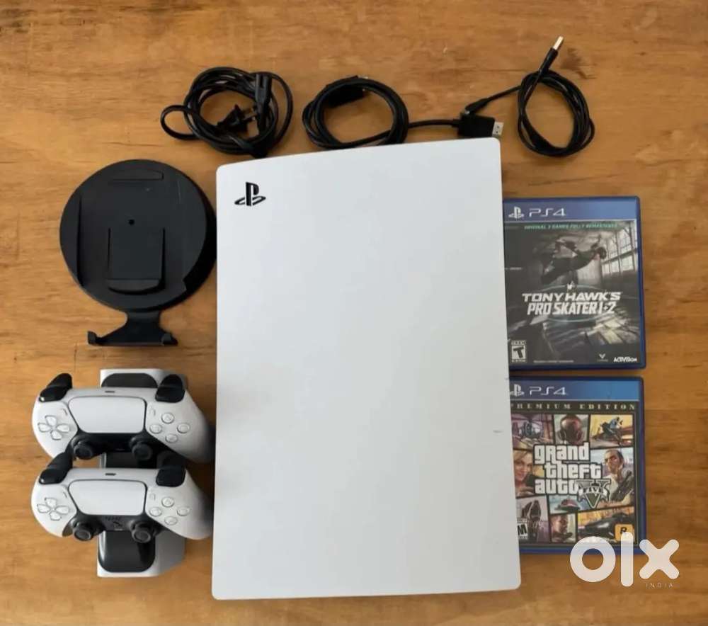 PlayStation 5 Console Bundle, 2 Games, 2 Controller Sony PS5 Disc