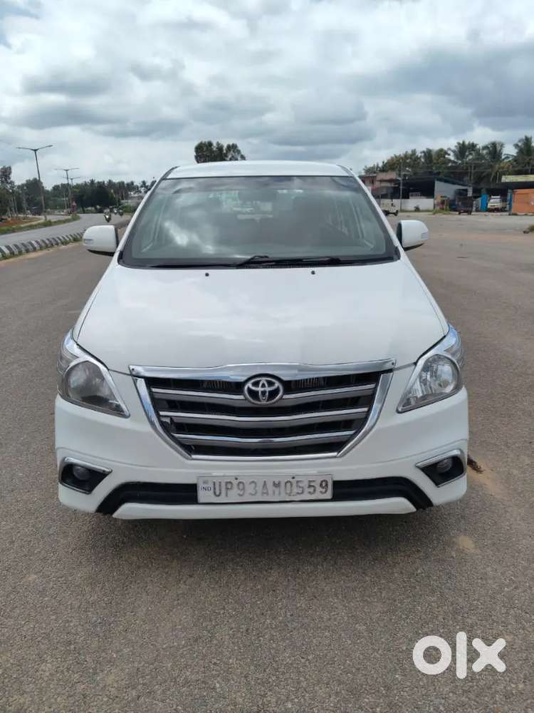 Toyota Innova 2014 Diesel
2.5 Z version  Top end 92510 Km Driven