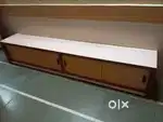 Long sitting table
