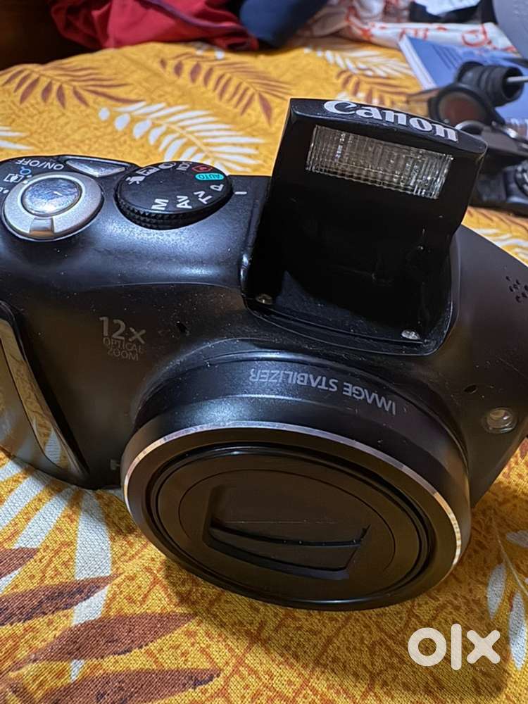 Canon powershot 150IS SUPER MINT CONDITION
