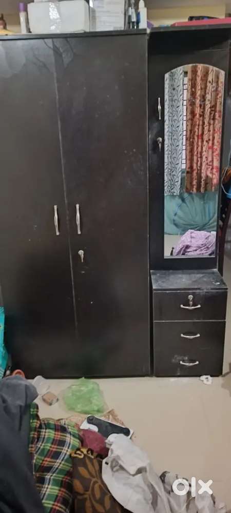 Wardrobe  selling