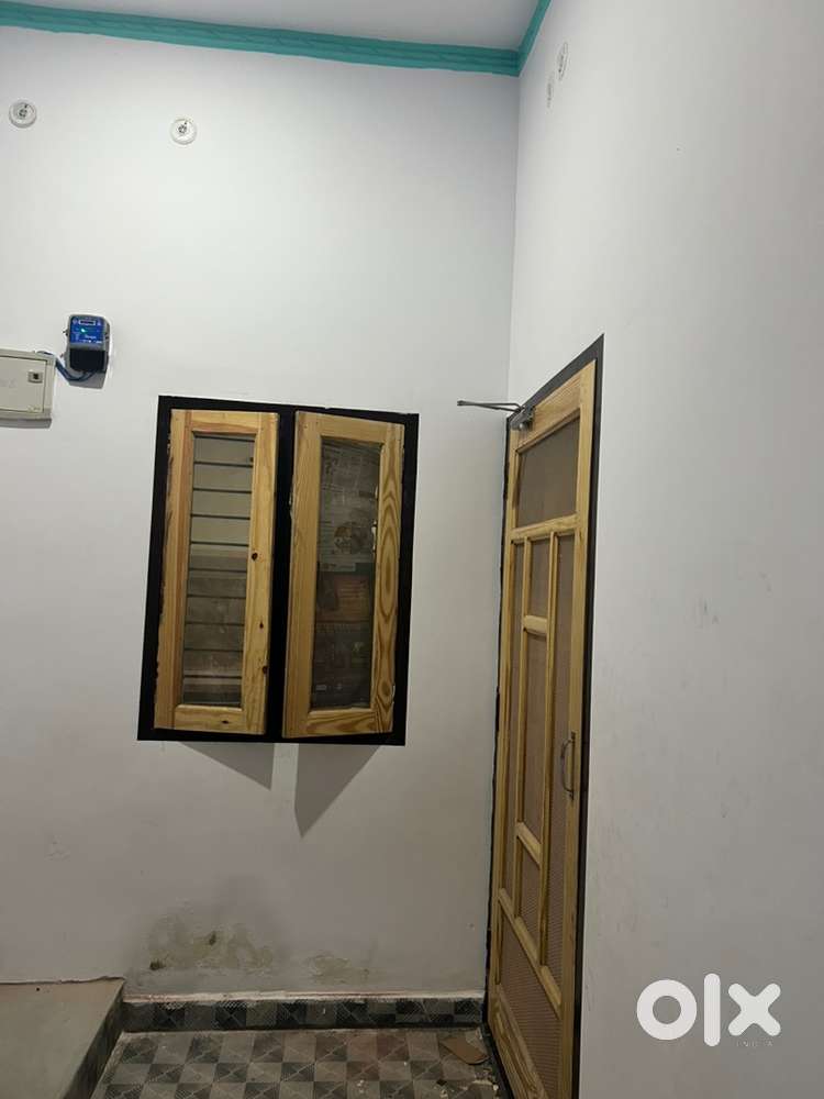 3 Rooms, 2 Bathroom, Hall, kitchen and one Guest Room