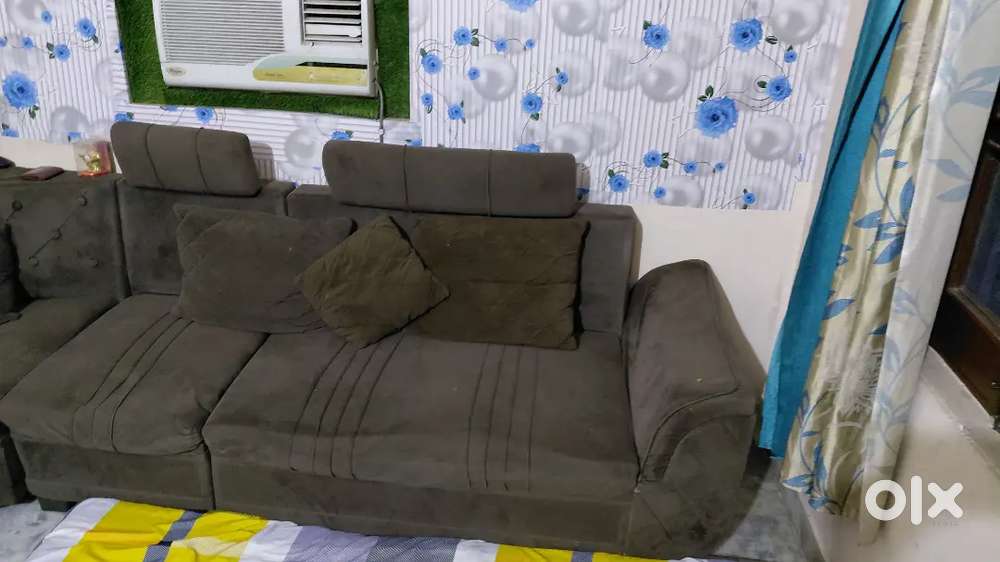 9 seater sofa new condition