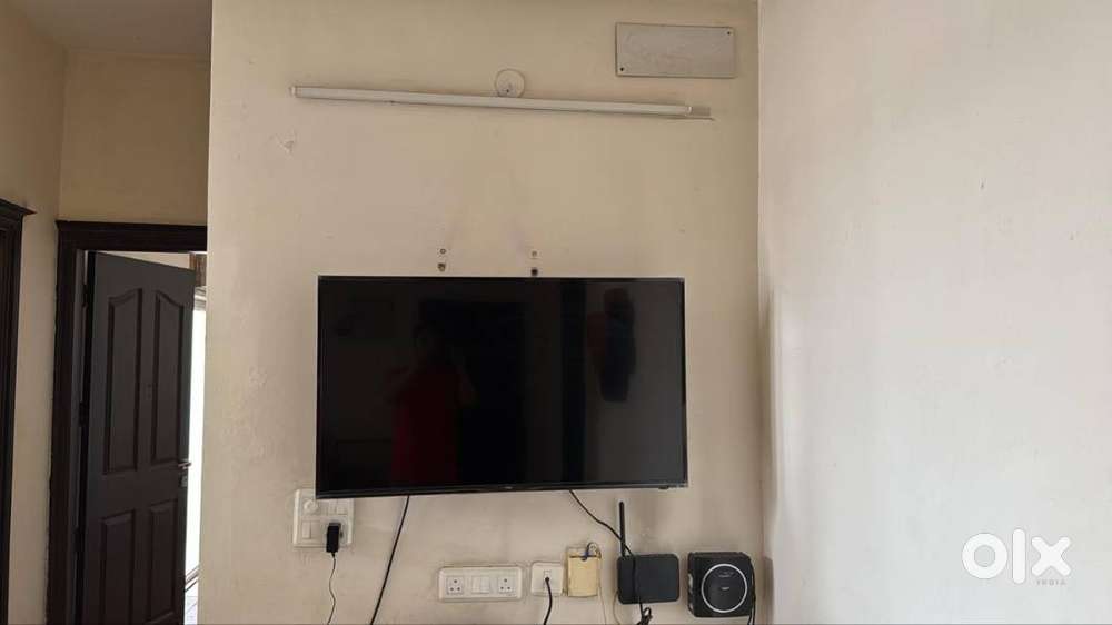 VU 32 inch TV