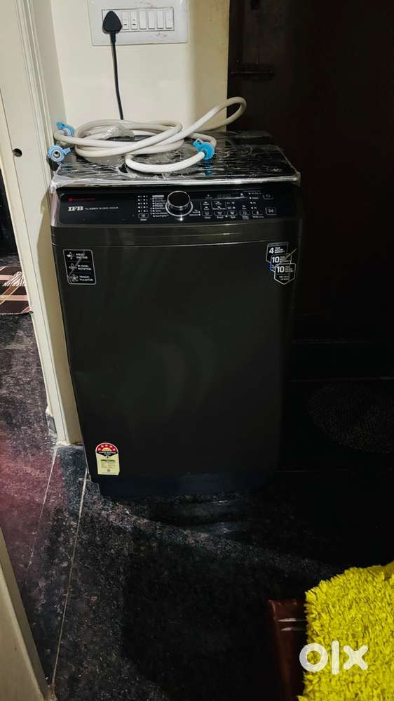 Just 6 months old mrp 33000 , 8kg with hot water built