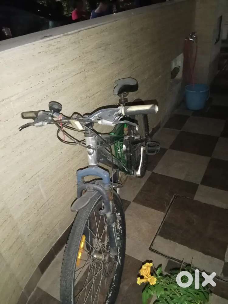 Good condition of cycle and with gear and new tyre