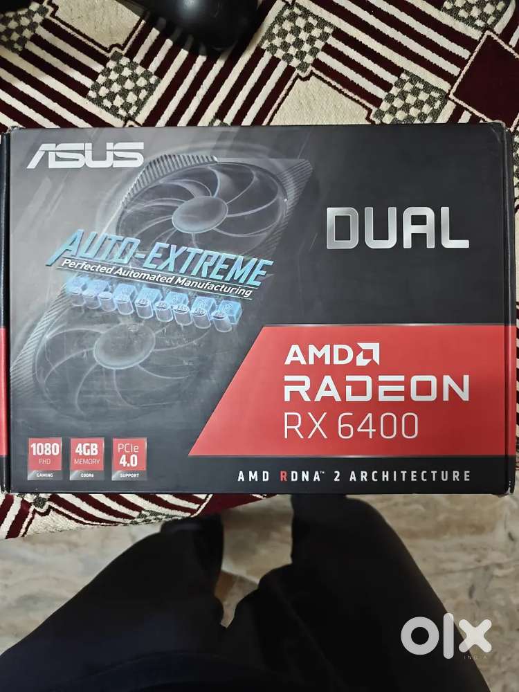 Computer gaming with monitor
