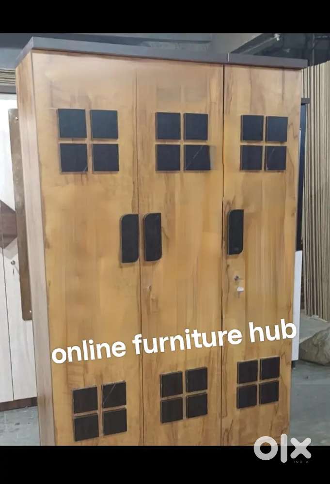 Classic design 3 door almari new outlet available